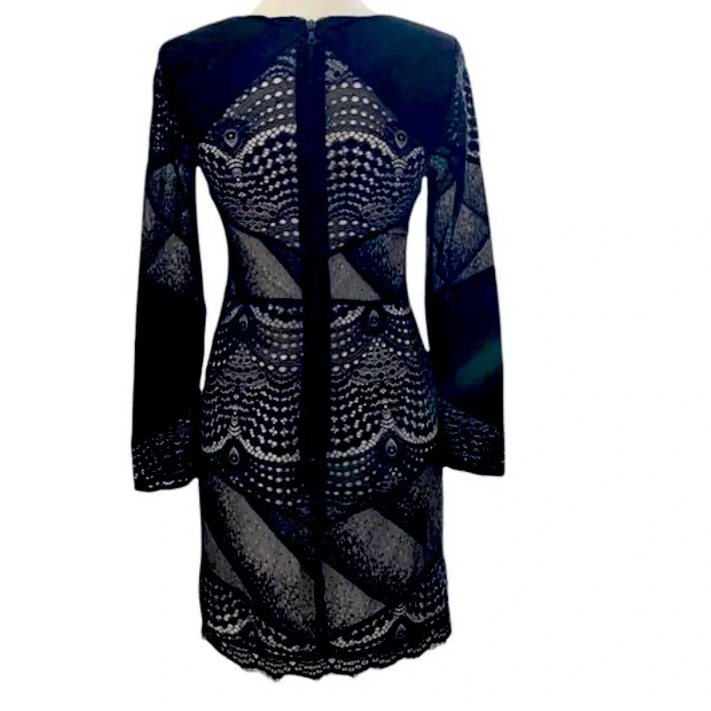 Sandro
Black White Lace Overlay Cocktail Dress
Size: US 4 (S) Length: Sh… - Picture 4 of 9